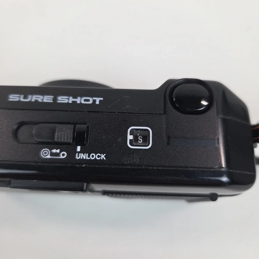 Canon Sure Shot Vintage 35mm Film Camera 38mm f/2.8 - Powers On - Picture 7 of 15